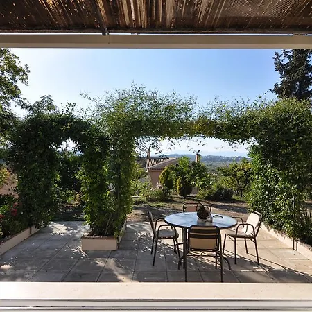 Olga's Hill בית נופש